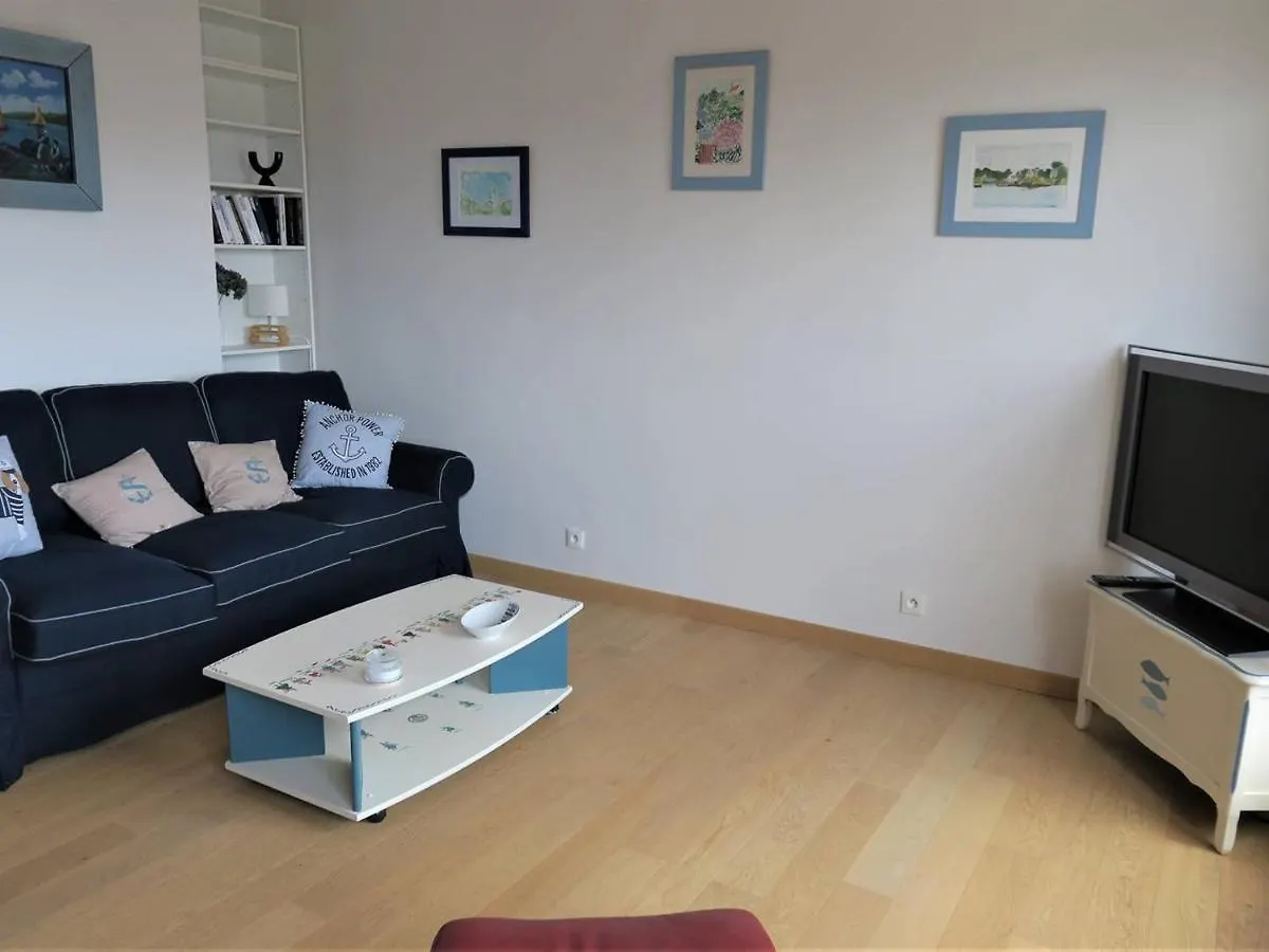 Bel Appartement Renove Avec Parking Au Centre-Ville De Perros-Guirec - Fr-1-368-247 0*,  França