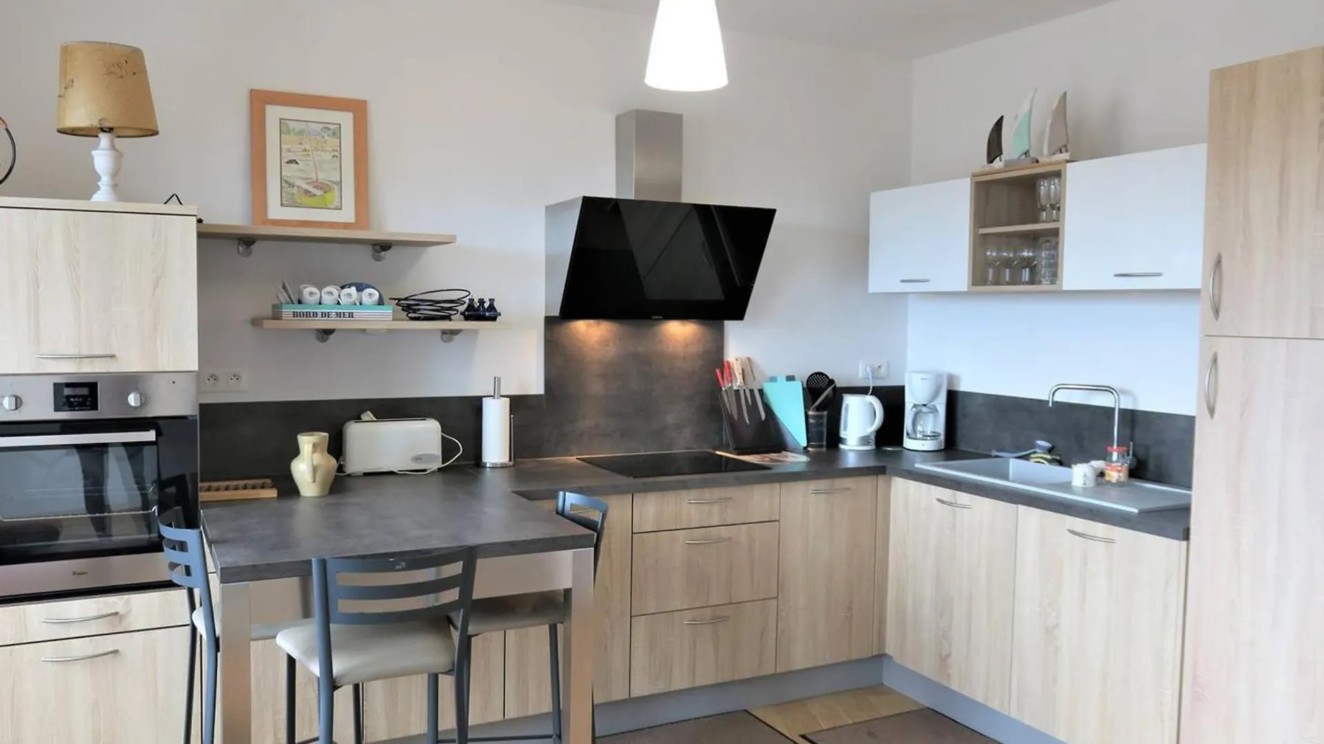 Bel Appartement Renove Avec Parking Au Centre-Ville De Perros-Guirec - Fr-1-368-247